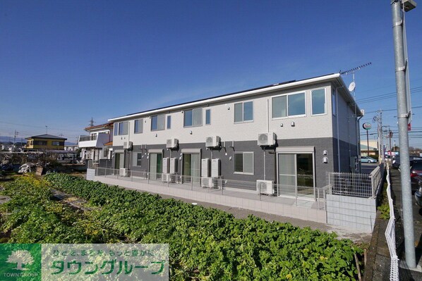 スカイティーナの物件外観写真